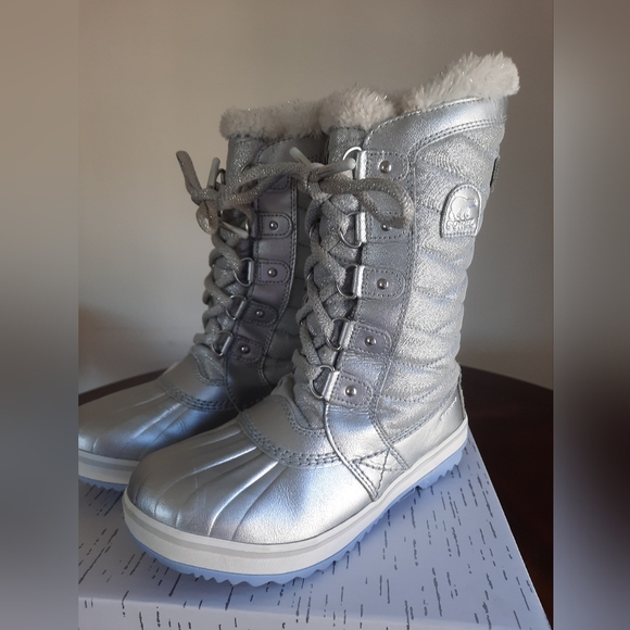 Girls Sorel Size 3 Disney Frozen II Waterproof Snow Boots - Picture 1 of 9